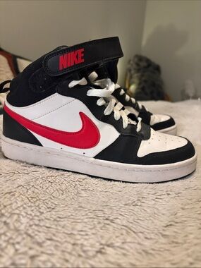 Nike High-Top Sneakers boys 6